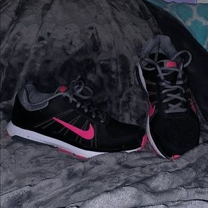 Nike Tennis Shoes